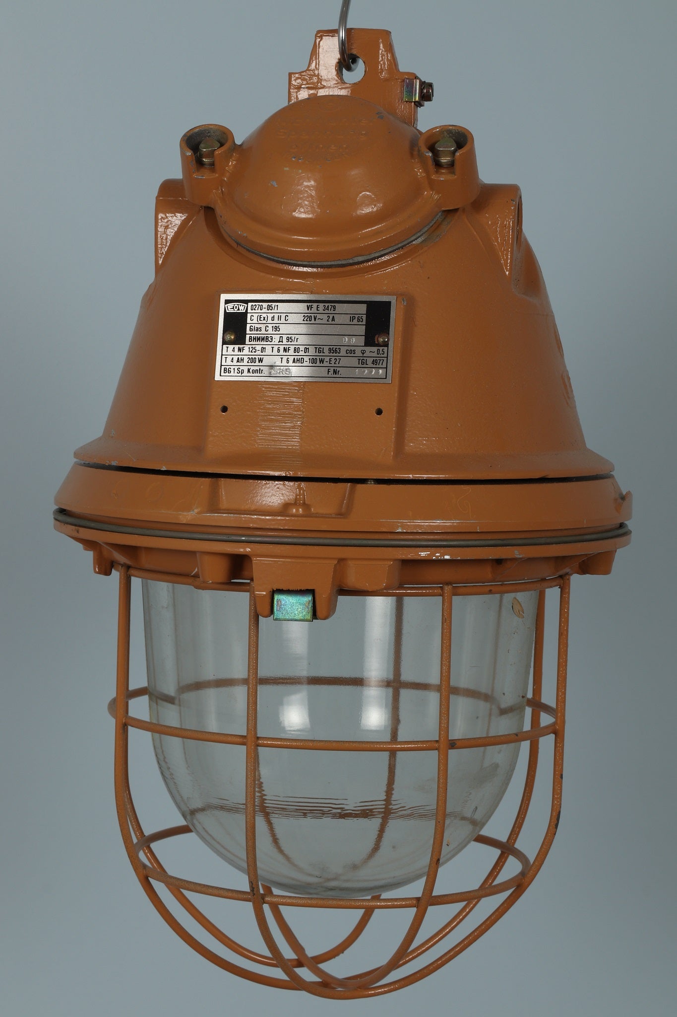 Aanpassing Wiskundig de ober Zware industriële kooilamp uit de DDR (New old stock) – VintageSellers,  Authentic Vintage & Industrial